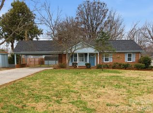 6111 Dovetail Ct, Charlotte, NC 28227