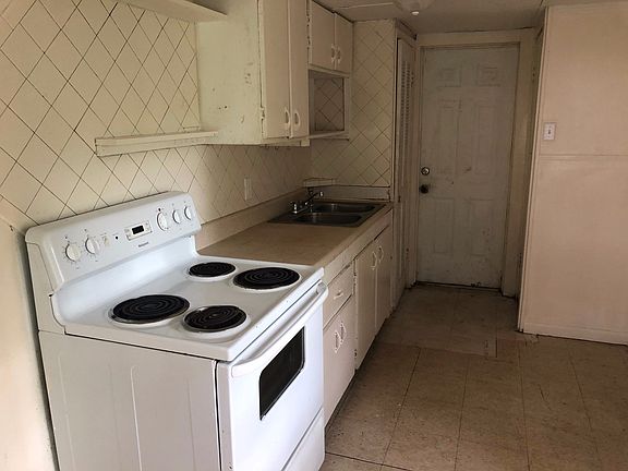 4th image of 414 1/2 Miami St #B