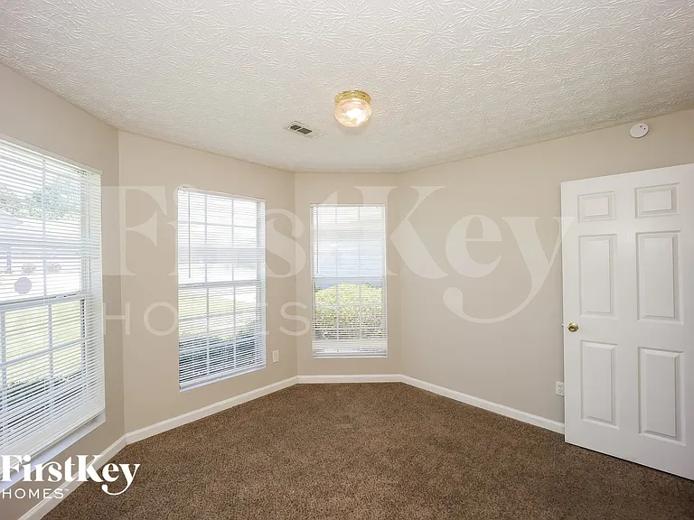 9421 Mulligan Ct — Photo 12