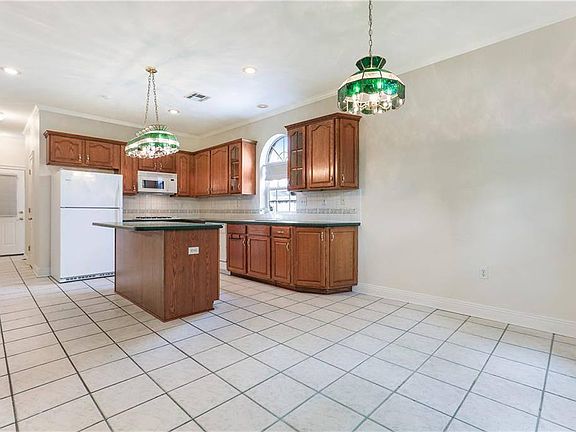 3rd image of 3900 Lake Des Allemands Dr