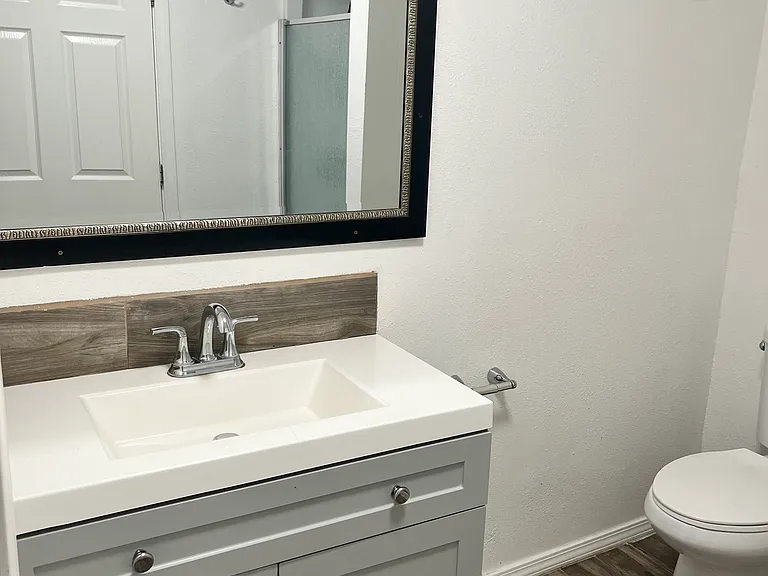 904 Laguayra Dr NE — Photo 6