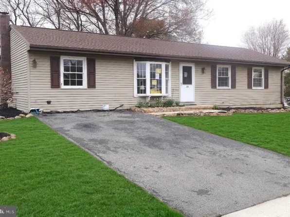 26 S Herbein Dr, Topton, PA 19562