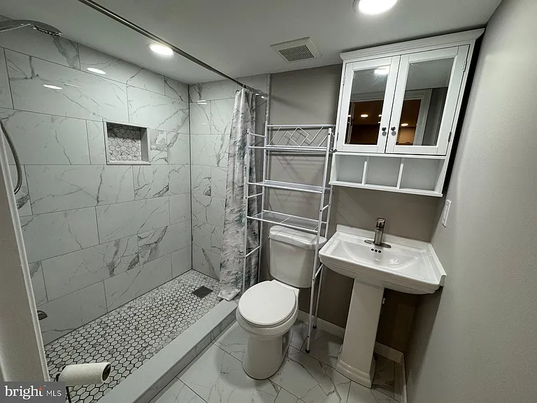 4002 Franklin Ct #4002 — Photo 11