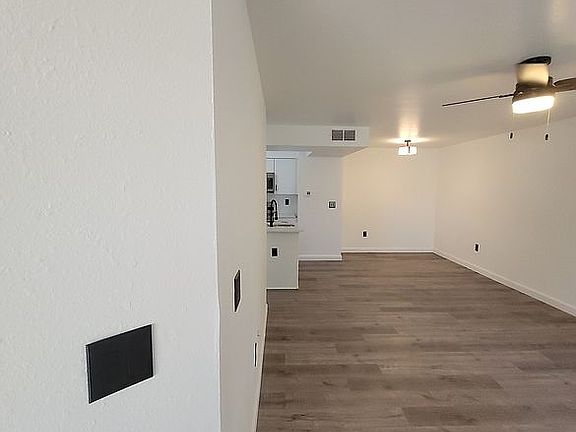 3rd image of 3034 Parkway Blvd APT 306