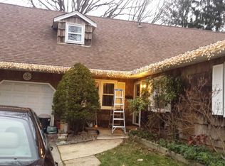115 Ealing Ct, Brentwood, NY 11717