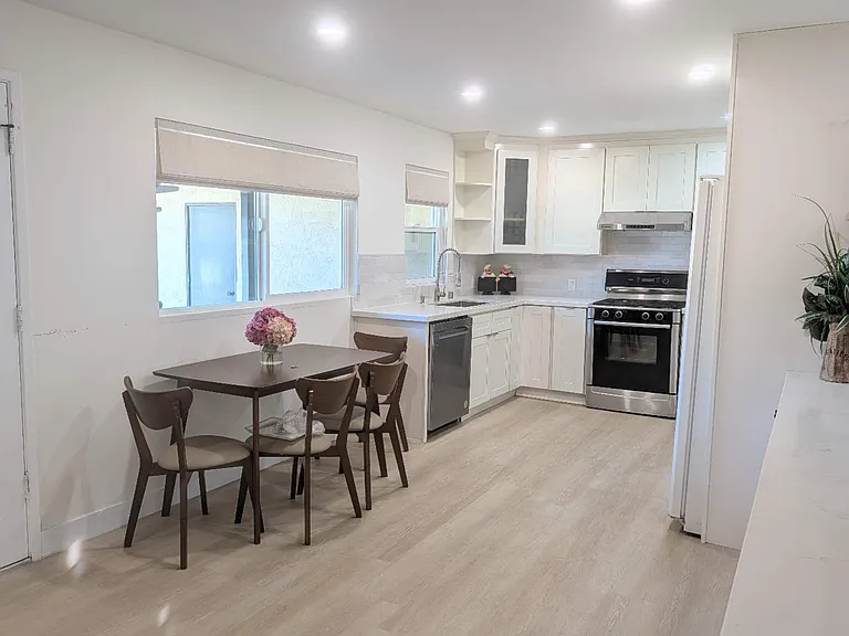 22434 Salem Ave #B — Photo 8