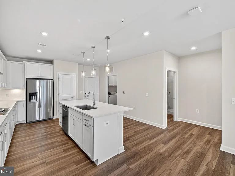 21630 Hawksbill High Cir #405 — Photo 9