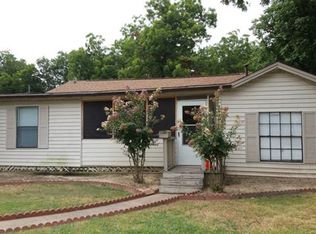 1629 Pine St, Grand Prairie, TX 75050