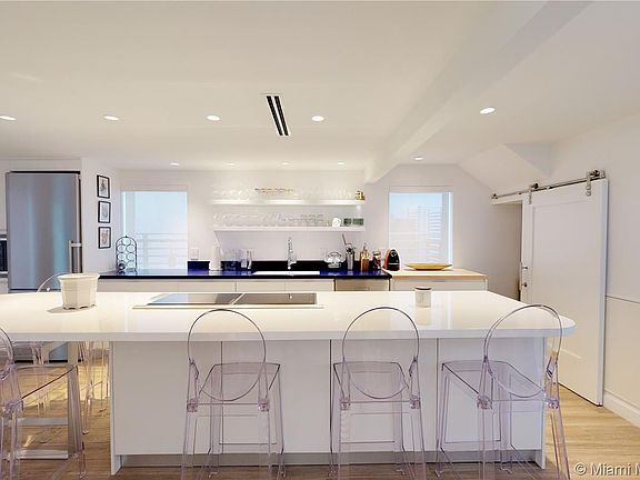 5th image of 1460 Ocean Dr APT 311