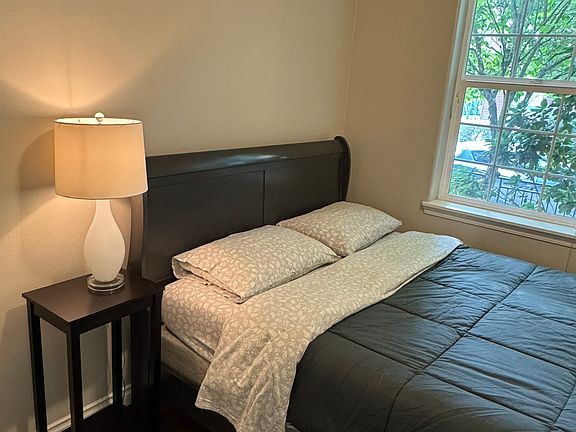 2nd image of 6077 NE Alder St #3