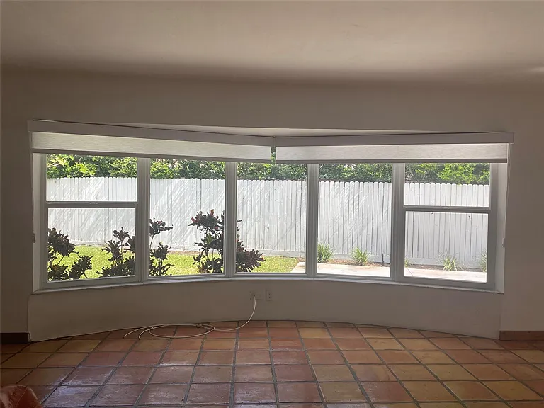 5910 NE 21st Way — Photo 9