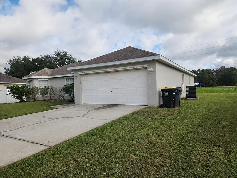 1405 Teal Ct — Photo 2