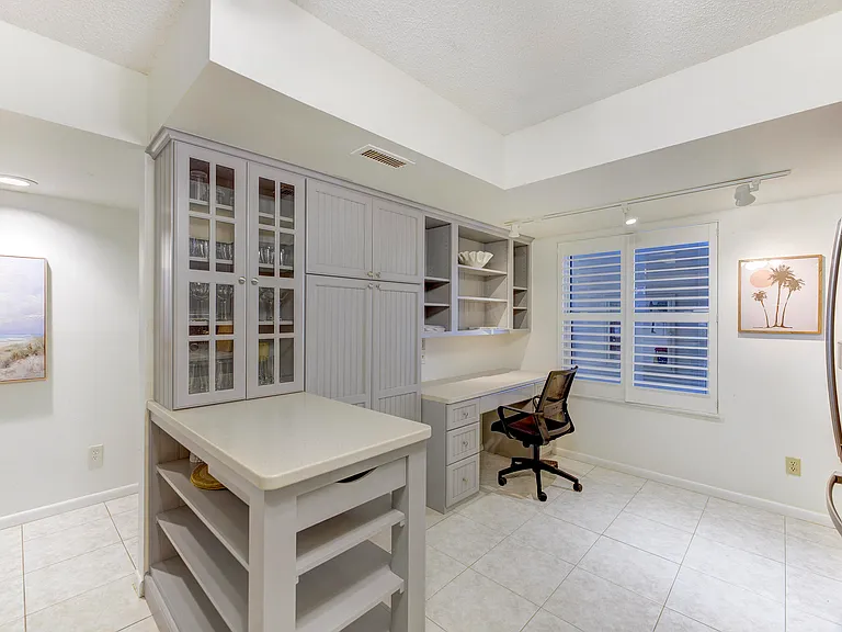 2571 NE Ocean Blvd #104 — Photo 4