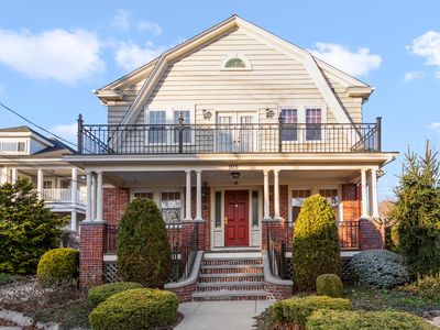 975 Smith St, Providence, RI, 02908