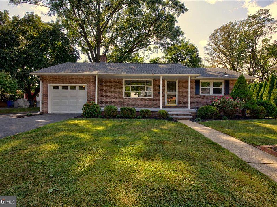 1st image of 48 Upland Rd