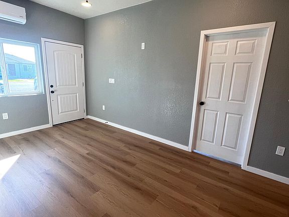 3rd image of 3251 Telegraph Ave