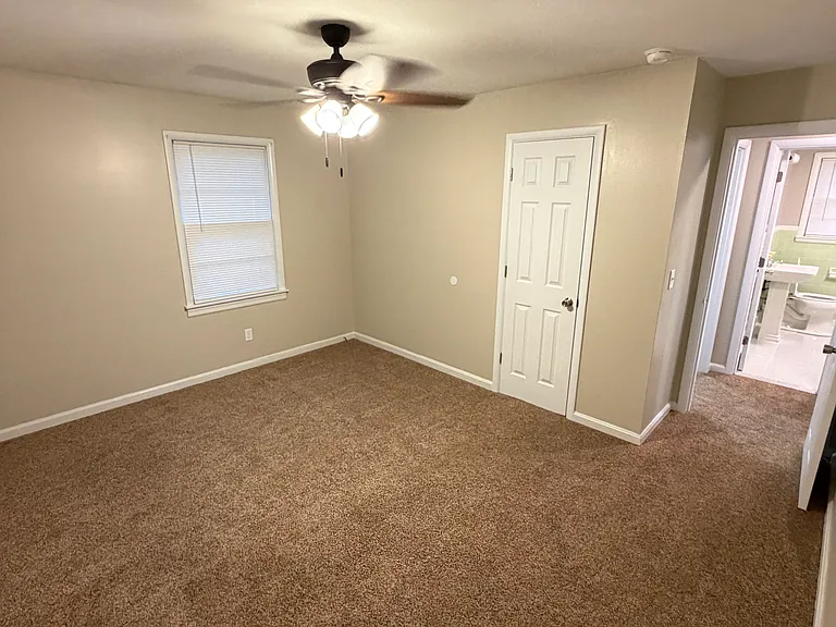 1653 Arrowhead Dr — Photo 3
