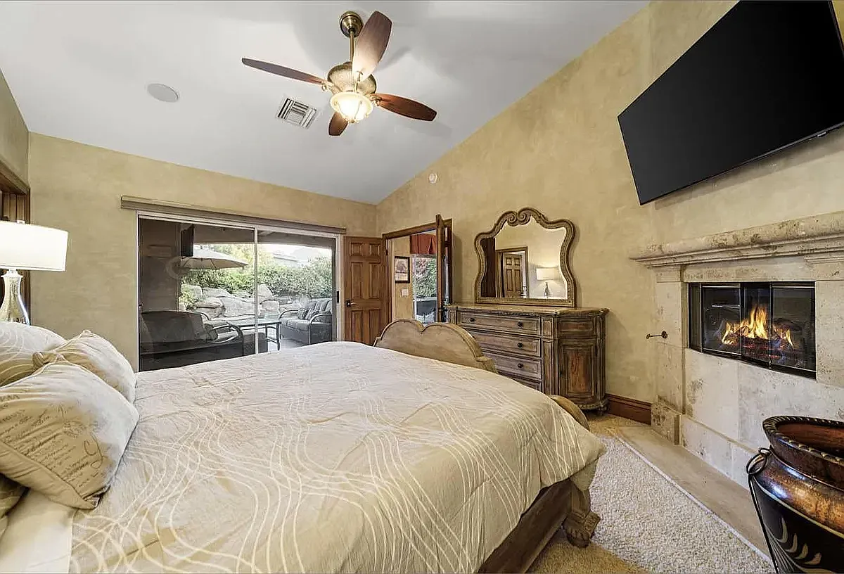 3 bed, 1976 sqft, $8,000 — Photo 3