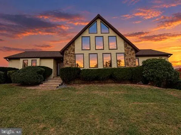 229 Jaybird Ln, Hedgesville, WV 25427