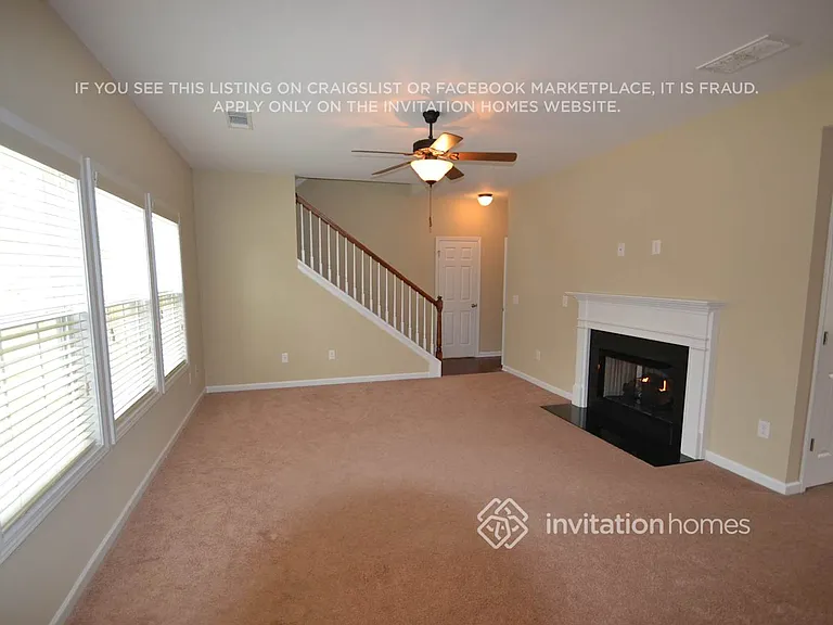 2565 Beal St — Photo 2
