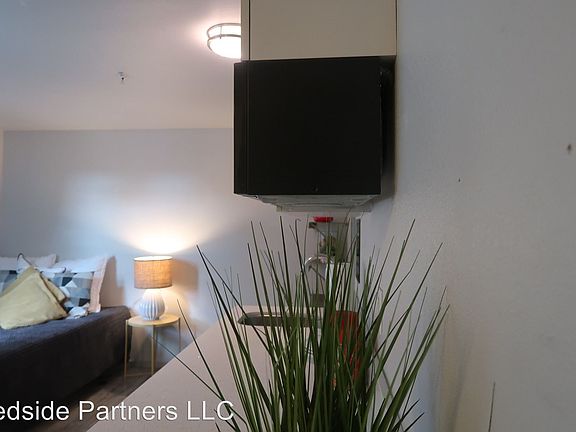 4th image of 1806 12th Ave APT B202
