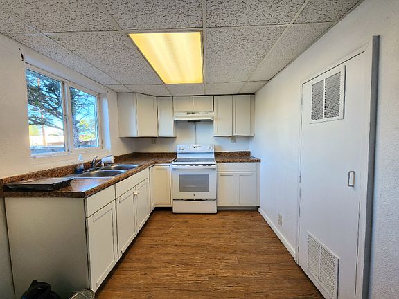 4th image of 1316 Stone Ave