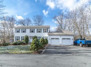 10 Tice Rd, Hewitt, NJ 07421