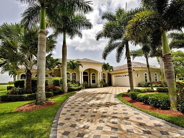 1st image of 18012 Royal Hammock Blvd