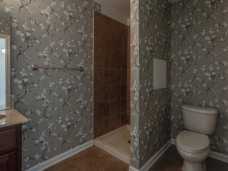 619 Cheltenham Ave — Photo 15