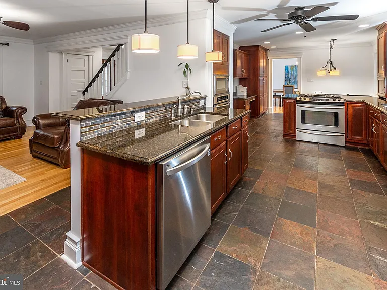24 Camelia Ct — Photo 8