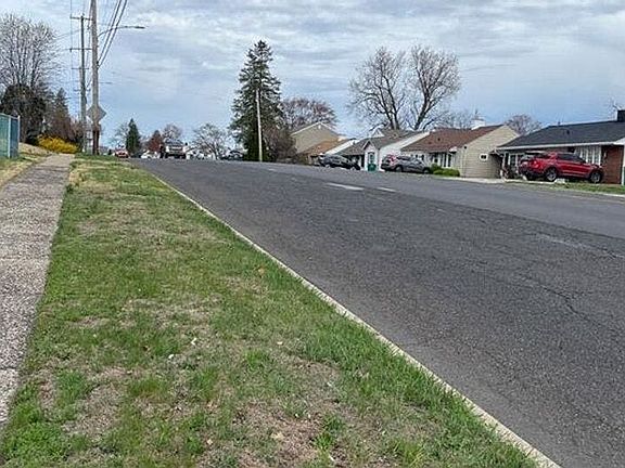 5th image of 207 N Oxford Valley Rd