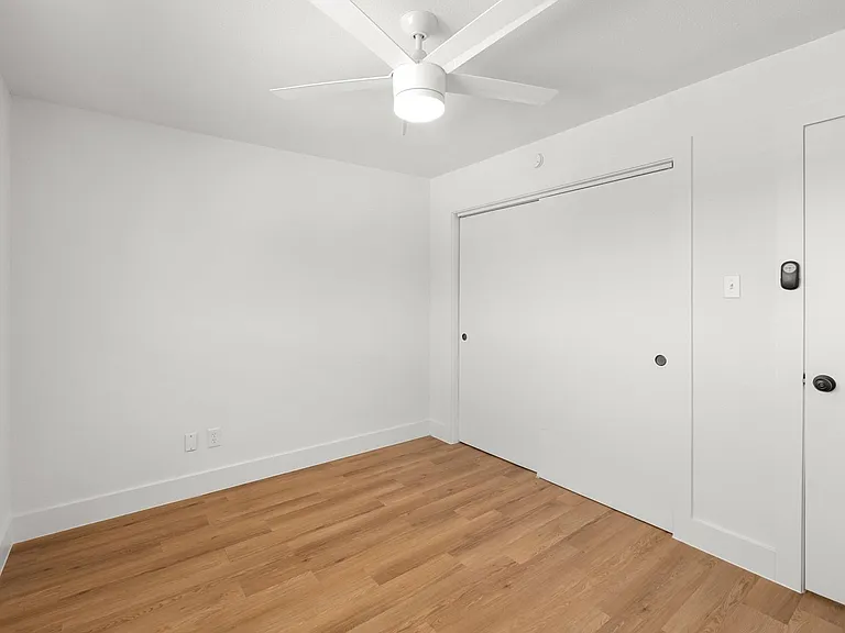 CrestHaus Apartments — Photo 19