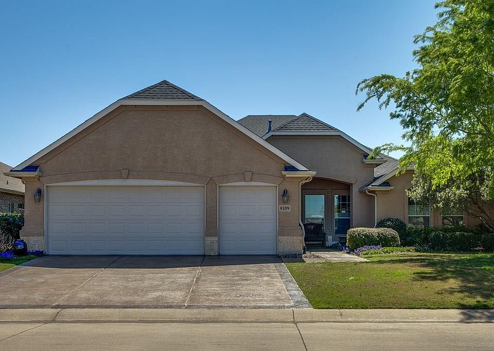 1st image of 9109 Gardenia Dr