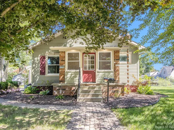420 Lee St, Milan, MI 48160