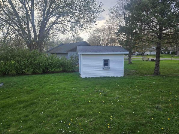 6415 Stonington Way, Roscoe, IL 61073