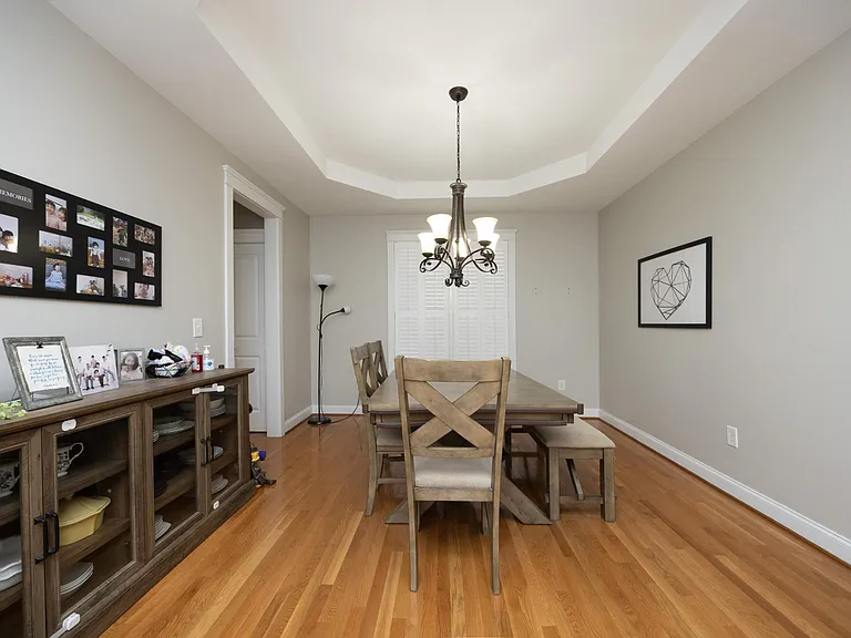 118 Naperville Dr — Photo 5