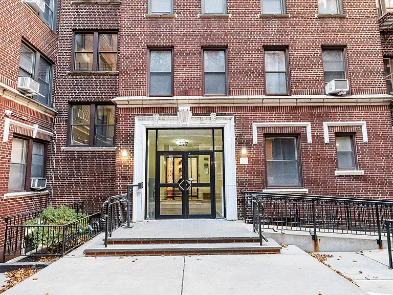 277 Harrison Ave #C8 — Photo 2