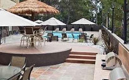 Upper deck pool area