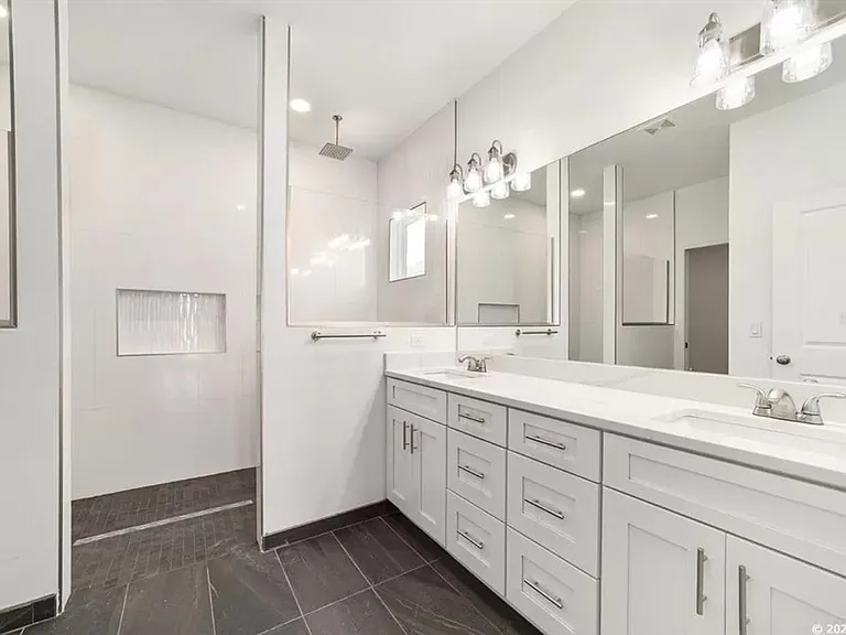 1394 SW 68th Ter — Photo 15