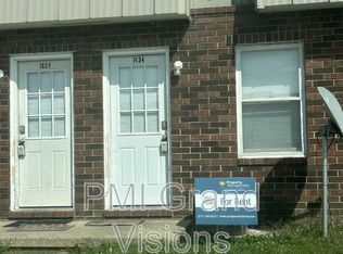 1634 University Dr, Charleston, IL