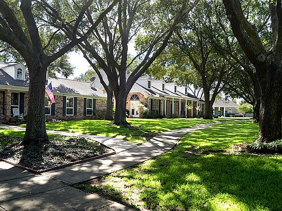 These Patio Homes have a back entrance alleyway which means rather than a busy road out front, you h