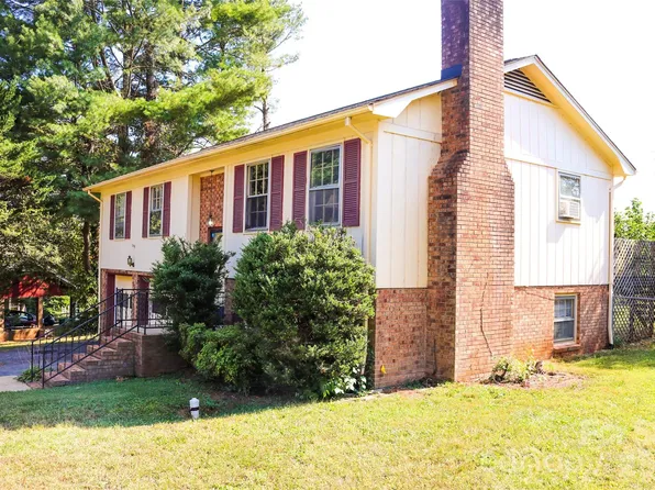 307 Meadowbrook Dr, Newton, NC 28658
