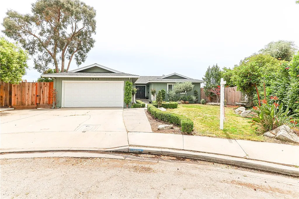 1630 Valparaiso Dr photo 1