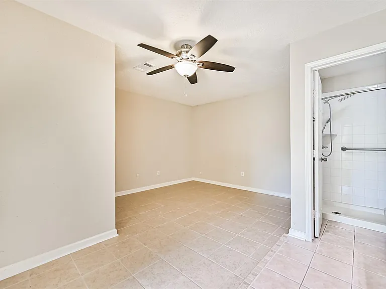 1113 N Heron Dr — Photo 18
