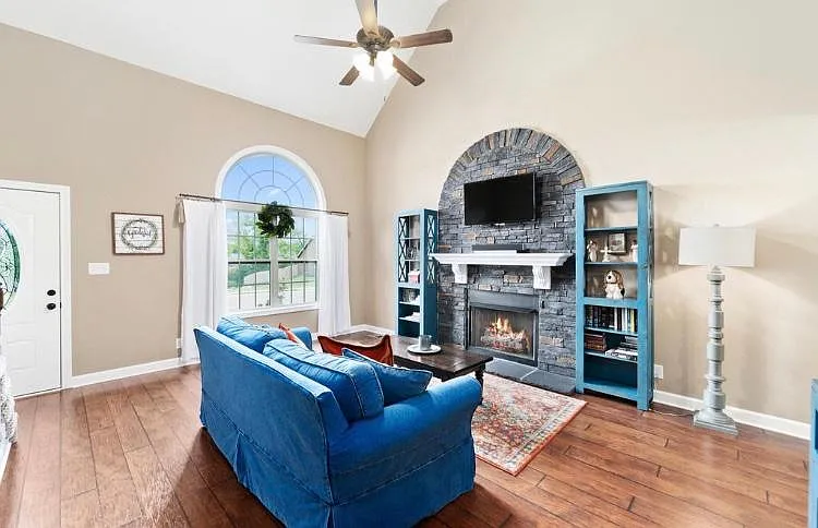 1257 Eagles View Dr — Photo 2