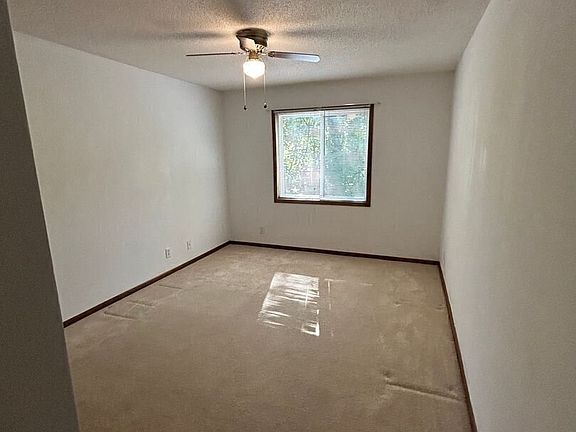 4th image of 630 N 9th St APT 15