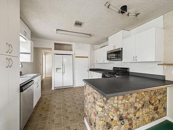 4th image of 10241 Moorberry Ln
