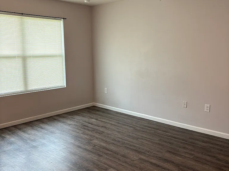7589 Steeplechase Blvd — Photo 10