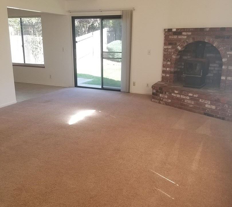 1st image of 3827 Cambridge Ct