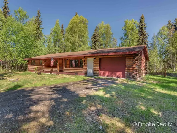 982 Clear St, North Pole, AK 99705